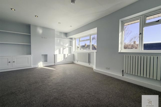 44A, Old Dean, Hemel Hempstead photo 3