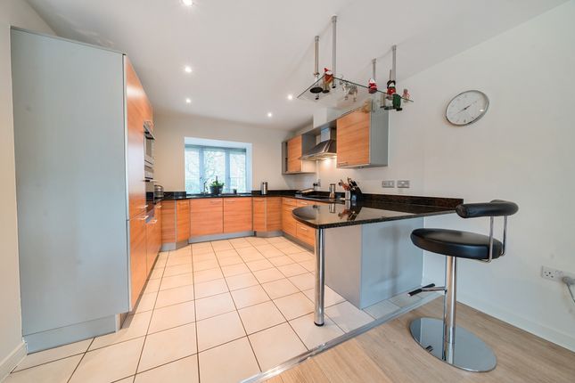 7, Amerden Lakes, Maidenhead photo 4