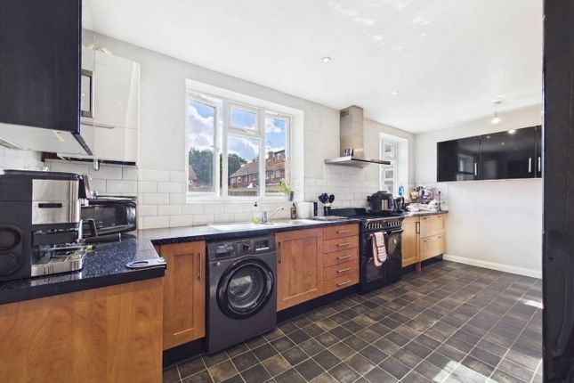 25 Dawley Green, South Ockendon, Essex photo 3