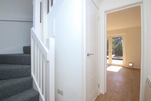 7, Tansman Lane, Milton Keynes photo 5