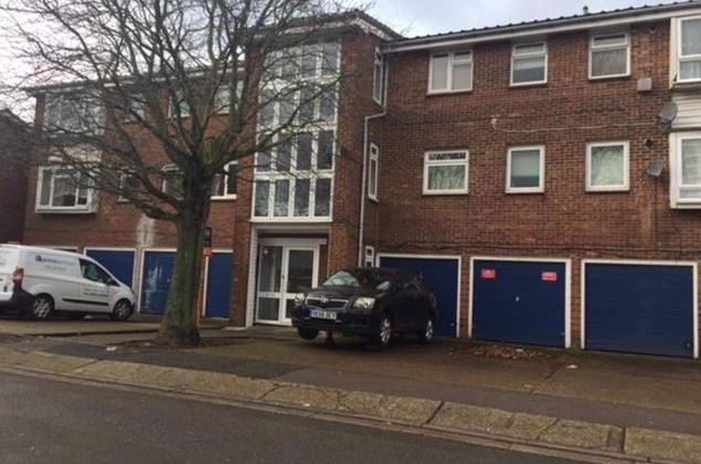 Thumbnail Flat to rent in Whernside Close, Thamesmead