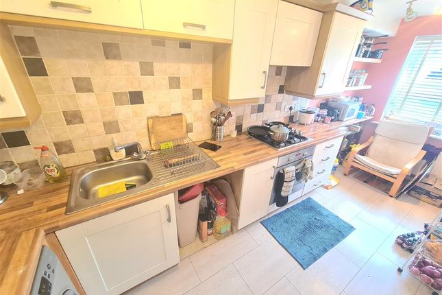 111, James Street, ALFRETON photo 2