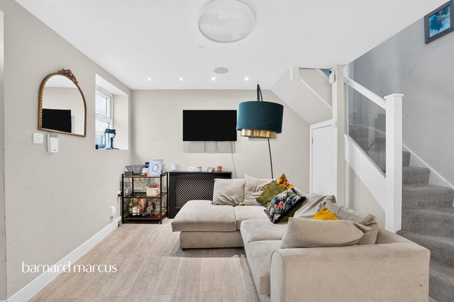Park Avenue Mews, Mitcham photo 2