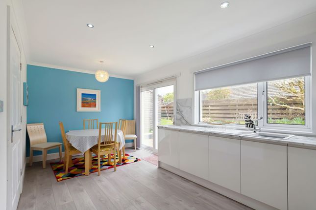 15 Murieston Drive, Livingston photo 3