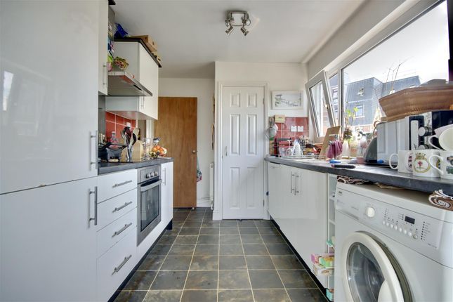 Flat to rent in Strand Court, Eastern Villas Road, Southsea
