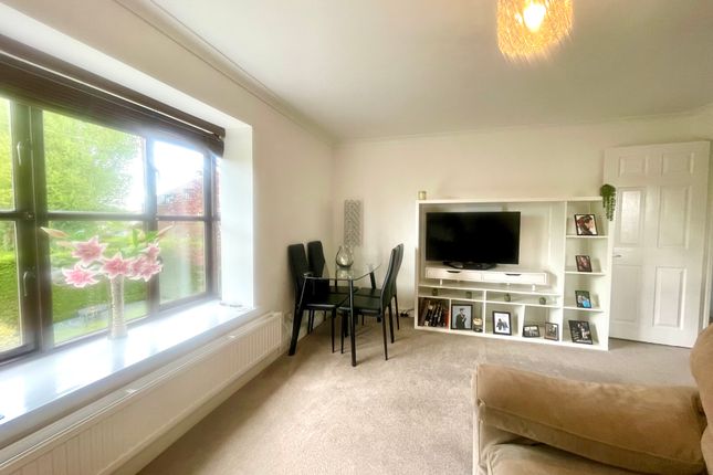 Flat for sale in Maple Leaf Close, Westerham