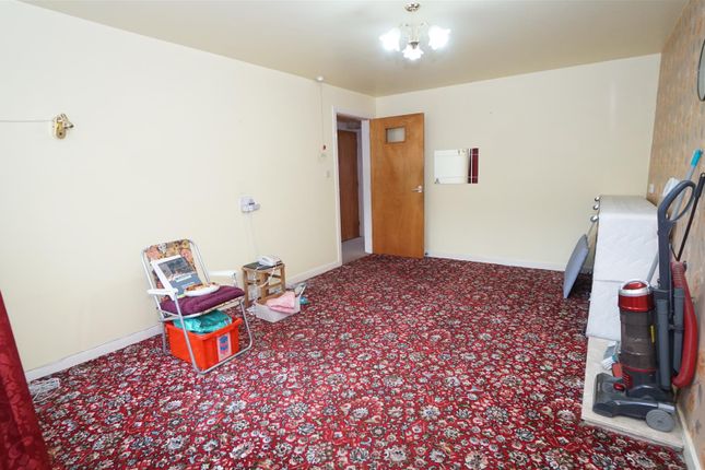 29, Dunkhill Croft, Bradford photo 3