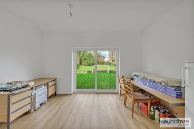 66, Tenterden Drive, Hendon photo 4