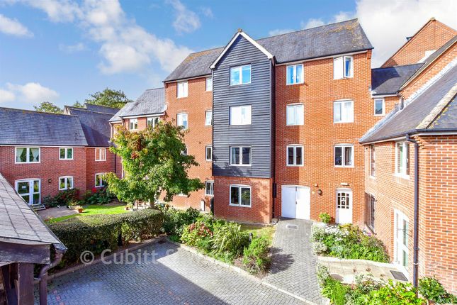 1-bed flat on Watermill Court, Springwell, Havant, £100,000