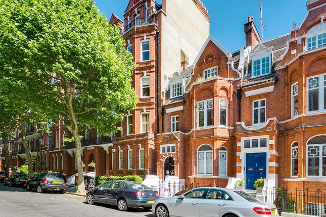 Thumbnail Maisonette for sale in Earls Court Square, Earls Court, London