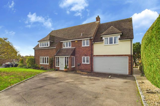 13, Pigott Orchard, Aylesbury photo 4
