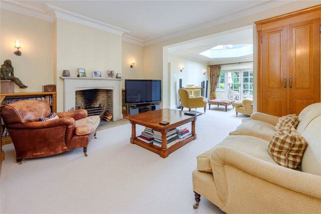 28, Gills Hill, Hertfordshire photo 4