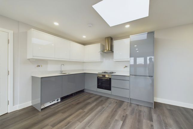 Flat for sale in Flat 3, Swilley Gardens, Oxford Road, Stokenchurch, High Wycombe, Buckinghamshire
