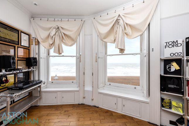 Flat 6, 86 Marine Parade, East Sussex photo 3