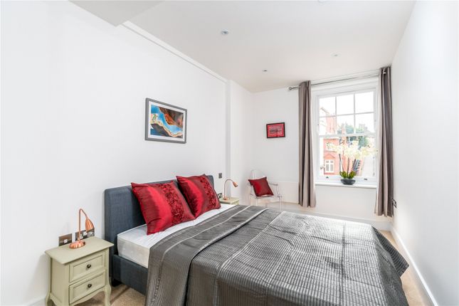 Flat for sale in Finchley Road, London