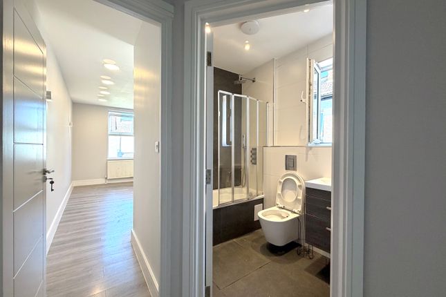 Flat 2 72, Capworth Street, Leyton  photo 5