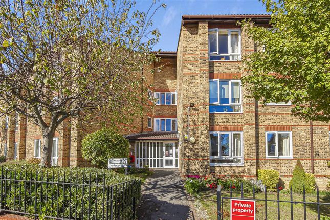 1-bed house on Ullswater Court, London, £155,000