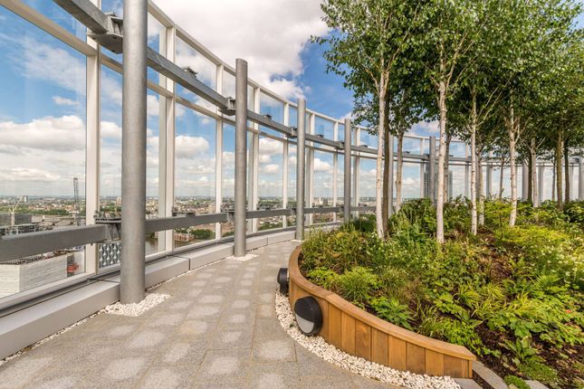 Flat for sale in Sky Gardens, Vauxhall, London