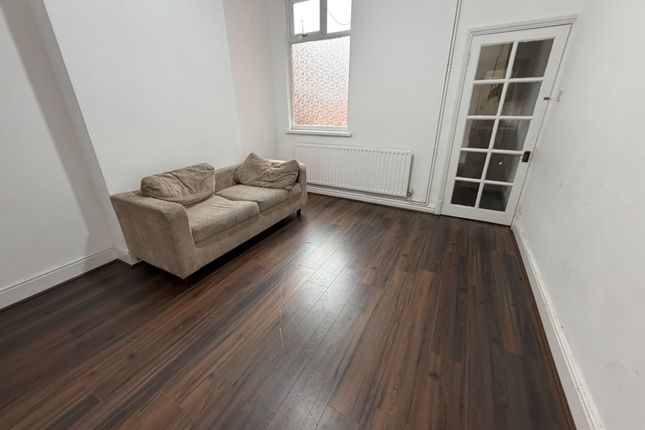 36 Duxbury Road, Leicester photo 3
