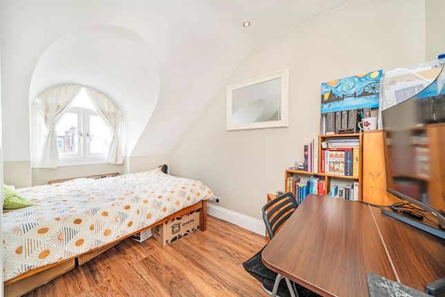 Flat 5, 23, Sinclair Road, London photo 4