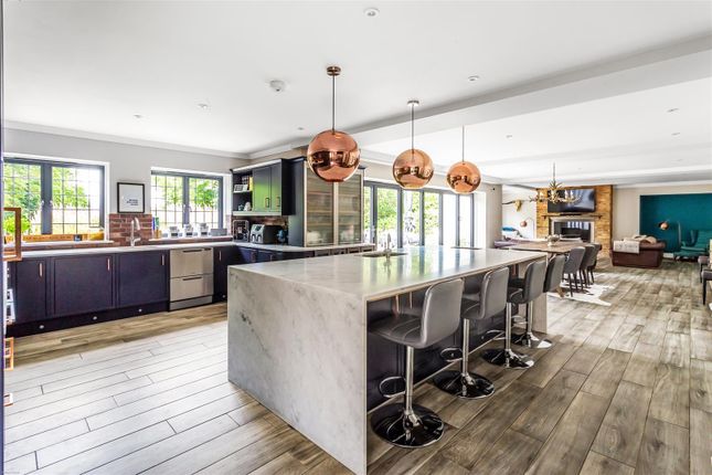 Tasli, Guildford Road, Fetcham photo 2