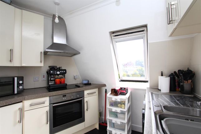 Flat 4, 10, Laura Place, Bath photo 4