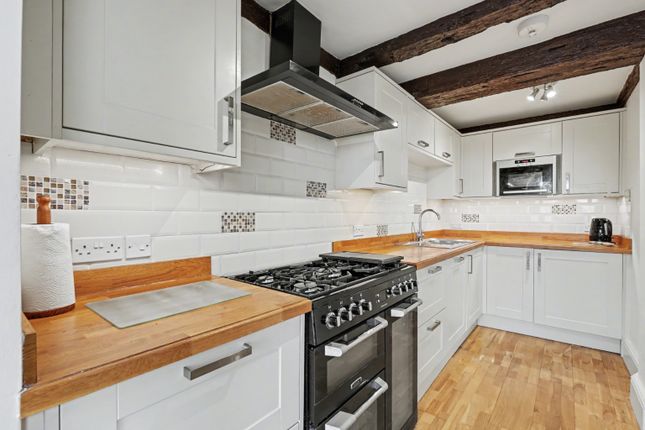 303 Beechings Way, Rainham, Kent photo 3