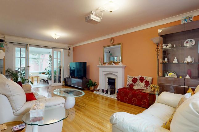 3, Minorca Grove, Milton Keynes photo 3