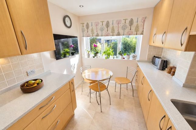 Lodge Close, Edgware photo 3