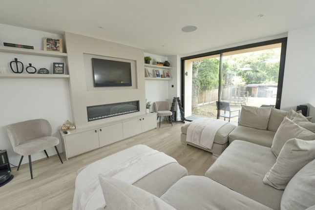 11, Florence Road, Fleet photo 4