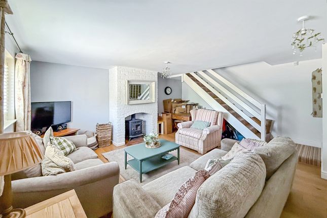 15, Queen Catherine Road, Buckingham photo 3