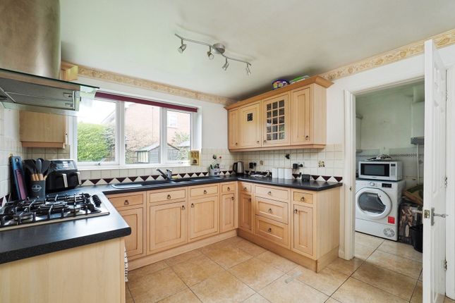 33, Blenheim Avenue, Nottingham photo 3