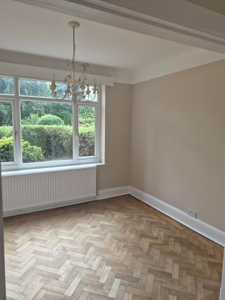 27, Garth Drive, Chester photo 4