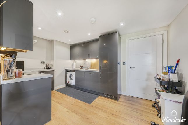 Flat 37, Richmond House 61-71, Victoria Avenue, Southend-on-sea photo 3