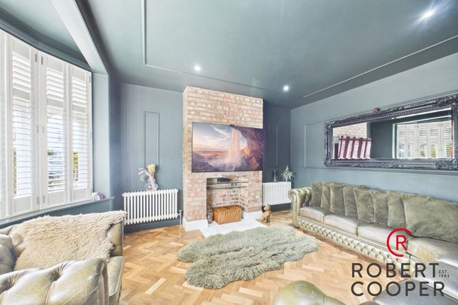 4, Fairview, South Ruislip photo 4
