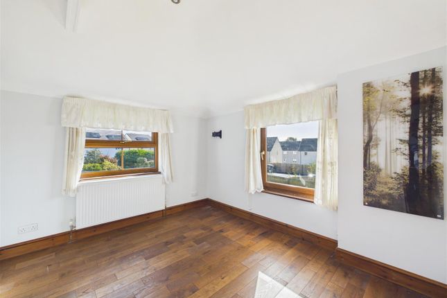 Nynsyu Neppell, Trevarrack Row, Gulval photo 4