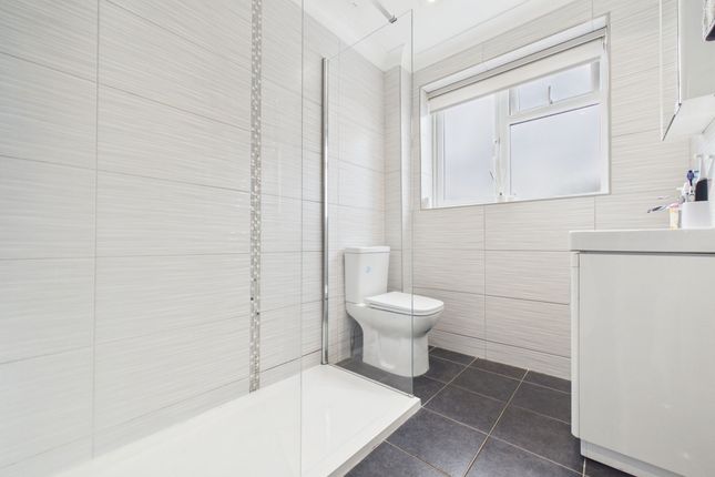 107 Branksome Avenue, Stanford-Le-Hope photo 4