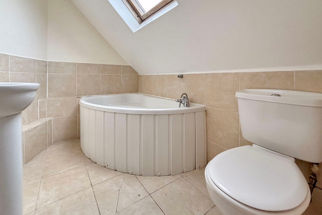 Flat 4,152,, West Wycombe Road, Buckinghamshire photo 4