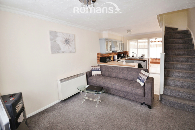 39, Peel Court, Slough photo 5