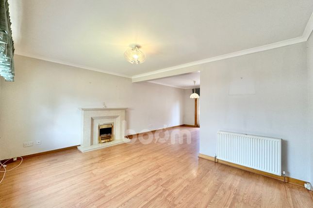 20, Morrishill Drive, Beith photo 3