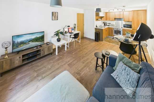9, Langcliffe Place, Manchester photo 2