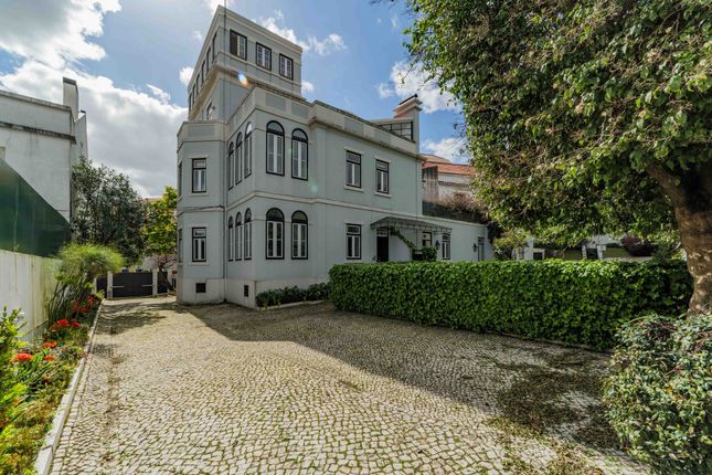 Villa for sale in Rua Da Senhora Do Monte 46, 1170-253 Lisboa, Portugal