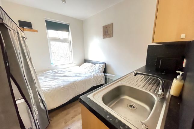 FLAT 2,, Flat 2, 48 Broxholme Lane, , DONCASTER, SOUTH YORKSHIRE photo 3