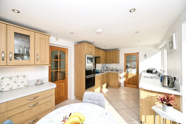 11, Duncan Drive, Rugby photo 4