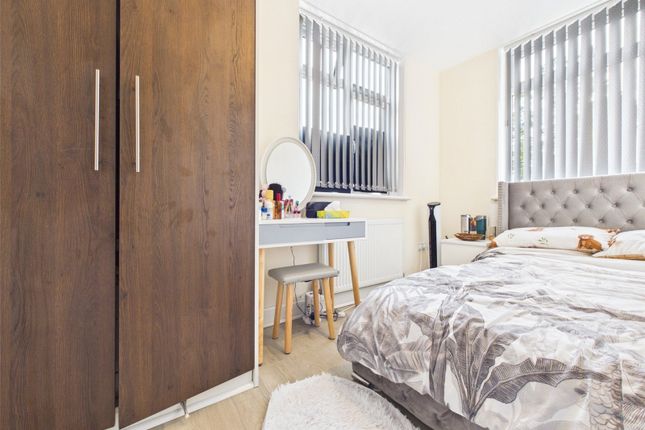 Flat 3,, 2A Hillingdon Road, Middlesex photo 4