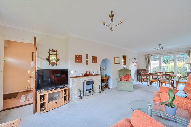 3, Lisle Close, Lymington photo 2