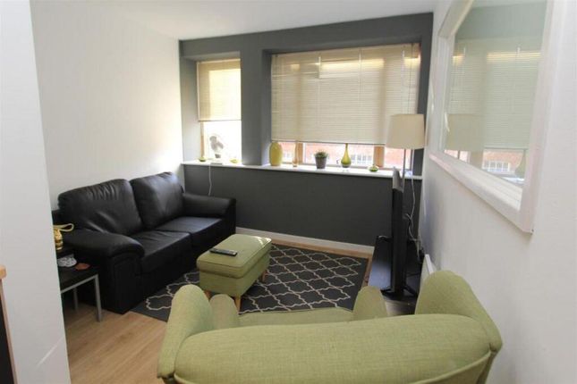 Flat 7, 15, South Parade, Leeds photo 2