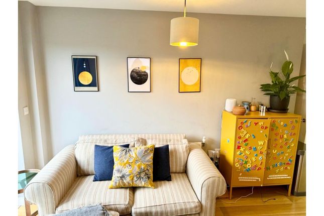 Flat for sale in 9 Cresset Road, London