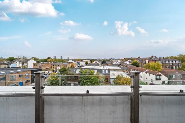 2-bed flat on 15 Saxon Apts, 204 Fairbridge Road, London, £565,000