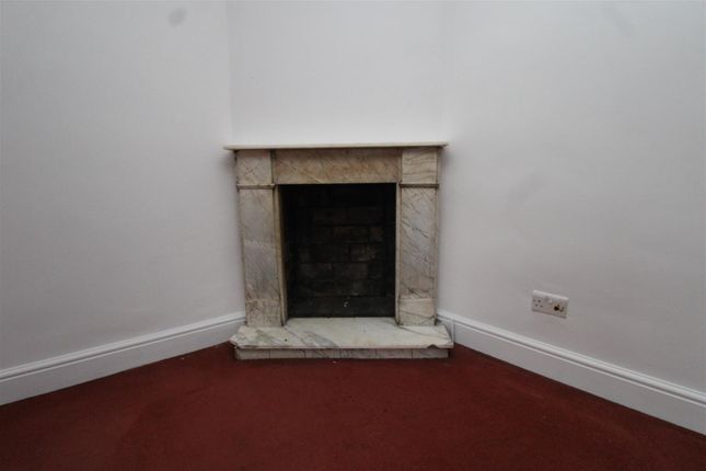 Flat to rent in Market Square, Whittlesey, Peterborough